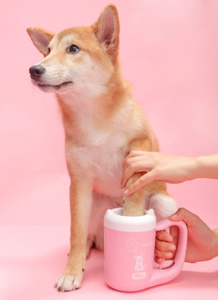 Pet Paw Cleaner Press-to-Spin - 360ยฐ Rotating Silicone Mud Washer Cup